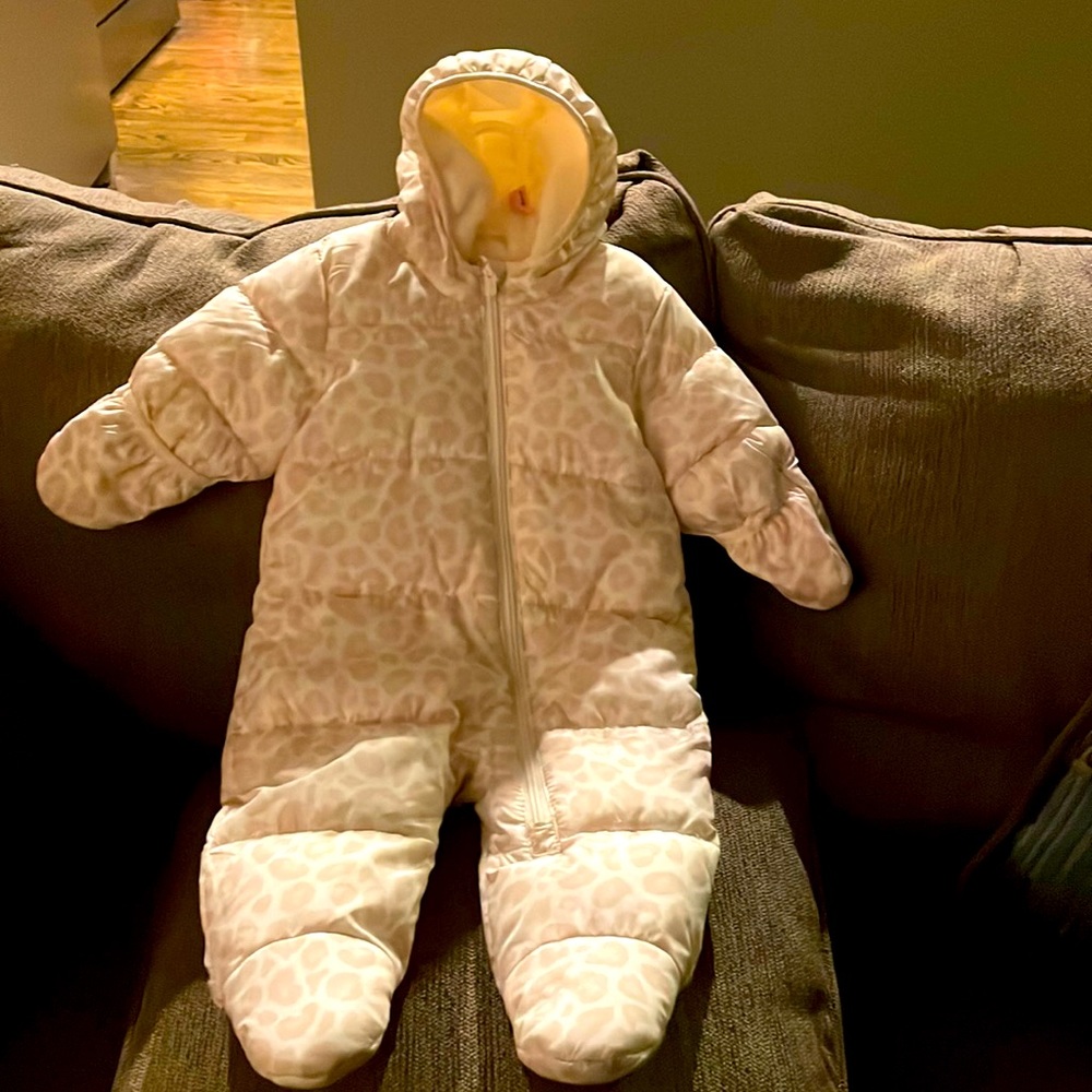 Like new baby girl snow suit from Old Navy!